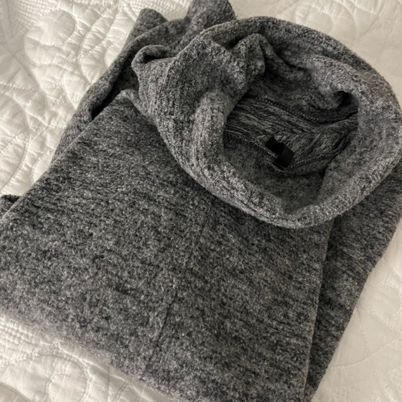 Sweater poncho - Picture 1 of 4